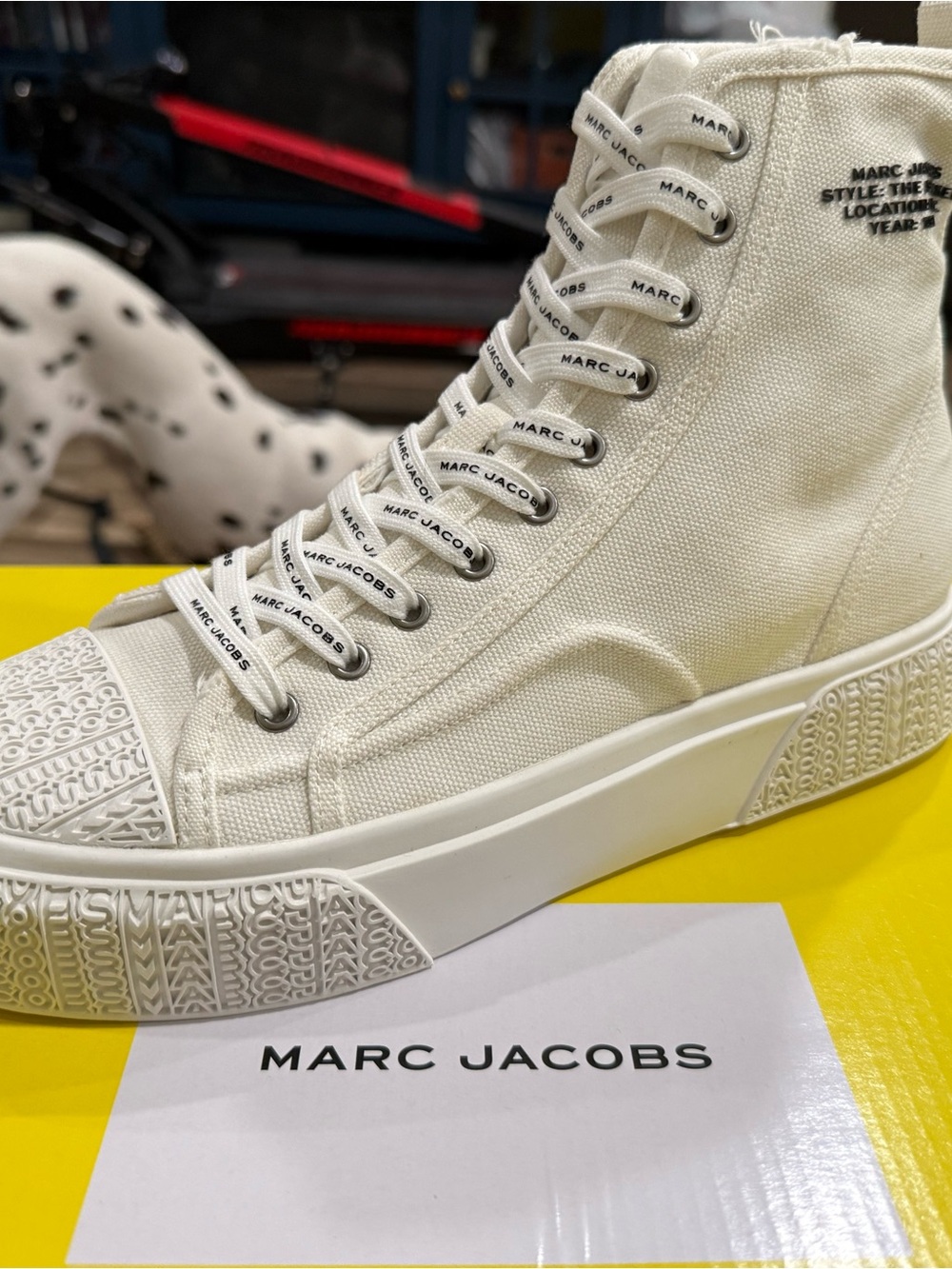 Marc Jacobs Yellow Shoe Box - Picture 15 of 15